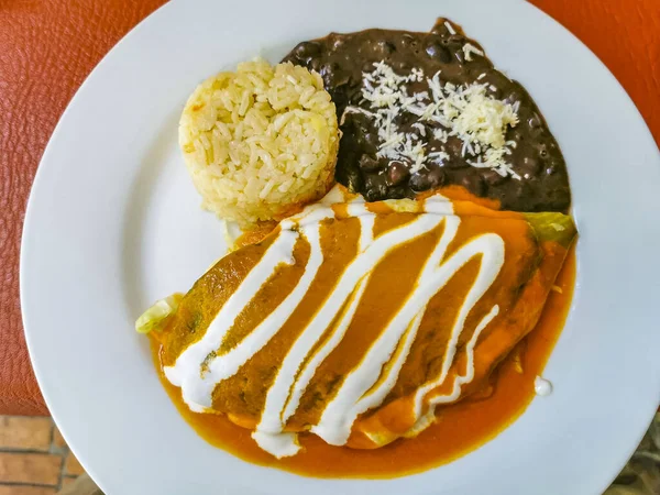 Típico Plato Mexicano Vegetariano Con Verduras Frijoles Arroz Nachos Tacos — Foto de Stock