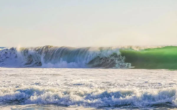 Estremamente Belle Enormi Onde Surfista Sulla Spiaggia Zicatela Puerto Escondido — Foto Stock