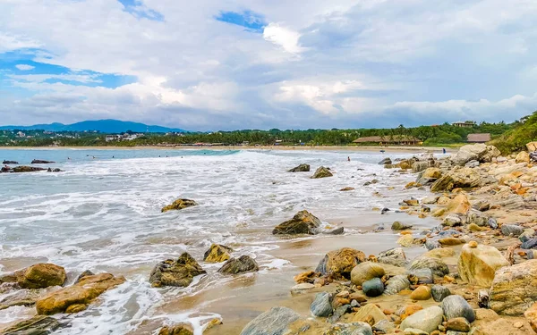 Extremadamente Hermoso Gran Surfista Olas Rocas Acantilados Piedras Cantos Rodados —  Fotos de Stock