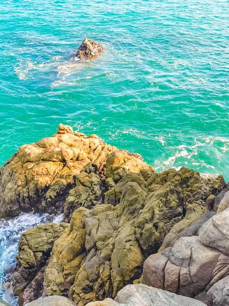 Extremadamente Hermoso Gran Surfista Olas Rocas Acantilados Piedras Cantos Rodados — Foto de Stock