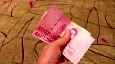 Tayland Baht Tayland paraları ve havaalanındaki faturalar Güneydoğu Asya 'daki Changi Singapur' dan.