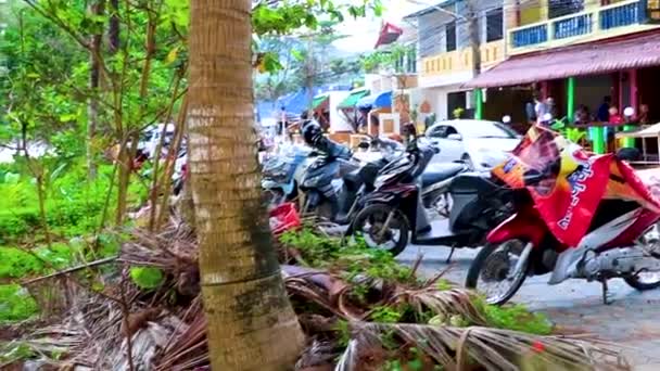 Забруднення Пляжі Найтонському Пляжі Саху Таланг Острові Пхукет Таїланд Південно — стокове відео