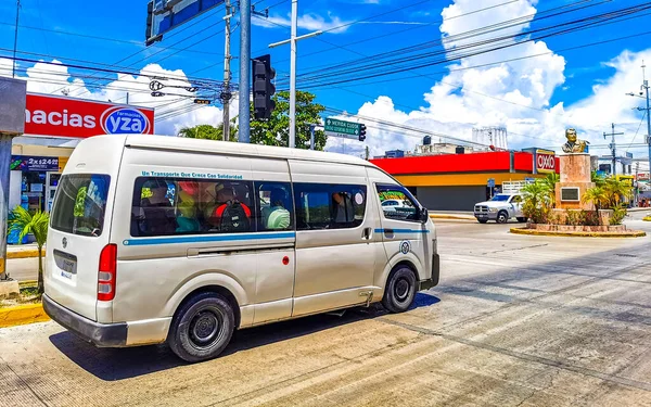 Verschiedene Kleinbusse Transporter Transporter Fahrzeuge Autos Playa Del Carmen Quintana — Stockfoto