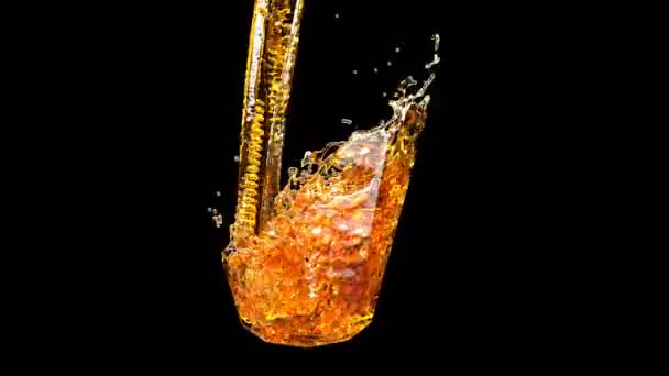 Alcool birra Liquid splash 3d oro giallo sullo sfondo nero — Video Stock