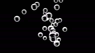 Su damlaları çok yavaş uçuyor Kristal berrak sıvı baloncuk