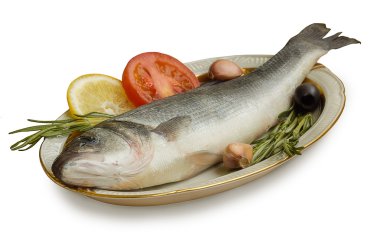 deniz levreği sebze ve limon ile 