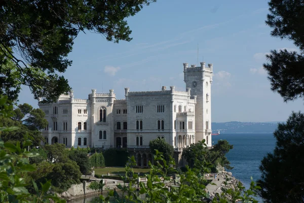 Miramare Kalesi