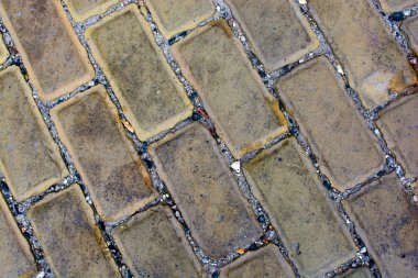 Arnavut kaldırımlı yol