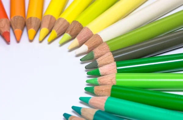 Círculo com lápis de cera coloridos — Fotografia de Stock