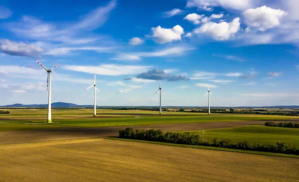 奥地利农业景观中的风力涡轮机风力发电场 — 图库照片