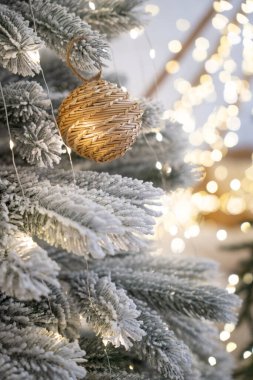 Noel için arkaplan resmi ve yeni yıl tebrik kartı. Metin için boşluk