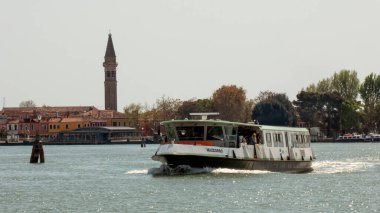 21.04.2019. İtalya. Venedik. Venedik gölünde Vaporetto.