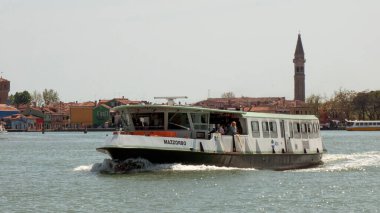 21.04.2019. İtalya. Venedik. Venedik gölünde Vaporetto.