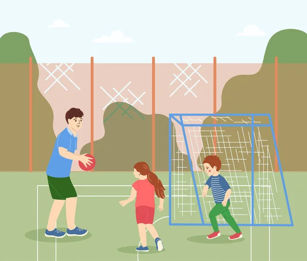 家族のスポーツ活動フラット背景とともに父親は彼の娘と息子のベクトルイラストでサッカー屋外をプレイ — ストックベクタ