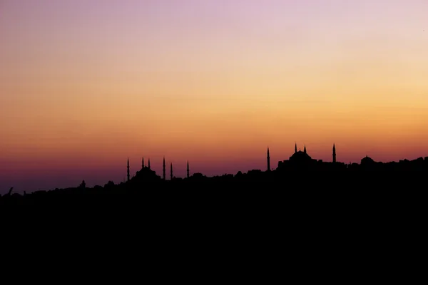 Silhouette einer Moschee — Stockfoto