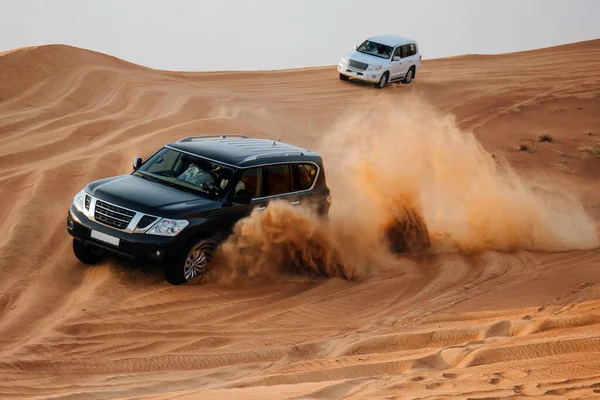 Dubai, Vereinigte Arabische Emirate - 01. Juli 2021: Rennen in der Sandwüste. — Stockfoto