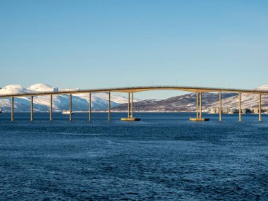 Norveç 'teki Tromso Adası' na giden köprü.