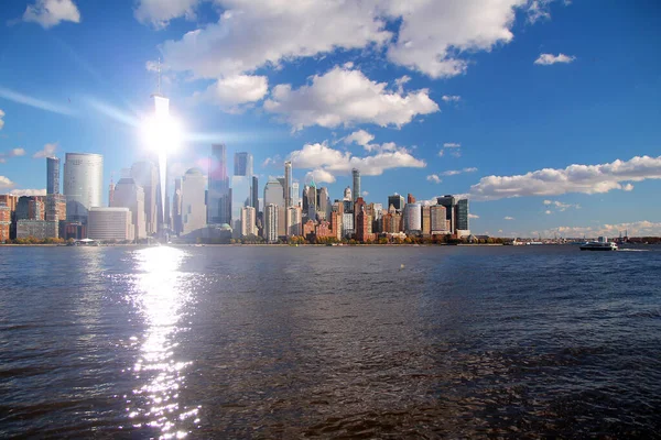 Güneşin Işığı New York Taki Özgürlük Kulesi Nden Hudson Nehri — Stok fotoğraf