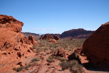 Nevada 'daki Ateş Vadisi Parkı' nın kızıl kayasının ufuk manzarası.