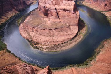 Arizona 'daki Horseshoe Bend' de Colorado nehrinin oluşturduğu kemer.