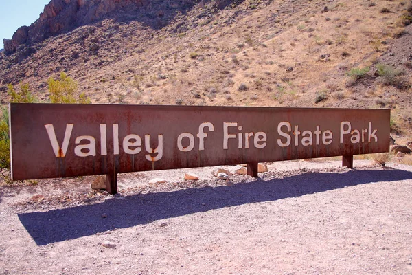Velho Ferrugem Valley Fire State Park Deserto Nevada Sob Perigoso — Fotografia de Stock