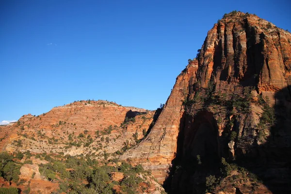 Inclinação Vertical Pico Parque Nacional Zion Durante Pôr Sol Utah — Fotografia de Stock