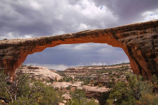Een Dramatische Rots Brug Van Natural Bridges National Monument Een — Stockfoto