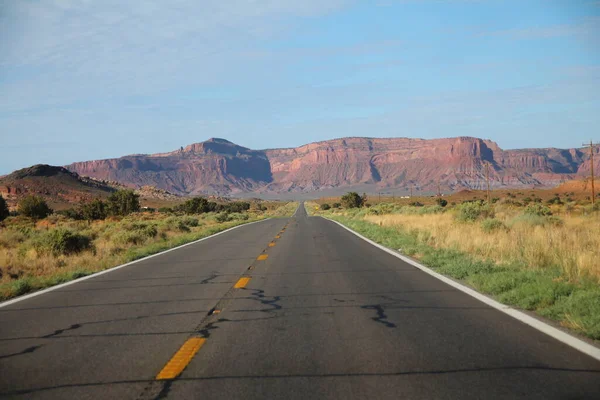 Estrada Velha Longa País Mesa Monumento Fim Arizona — Fotografia de Stock