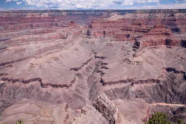 亚利桑那州大峡谷国家公园红岩生成的叉子的戏剧性景象 — 图库照片