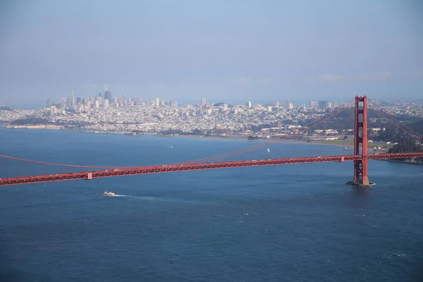 Skönheten San Francisco Bakom Den Röda Golden Gate Bron Solig — Stockfoto