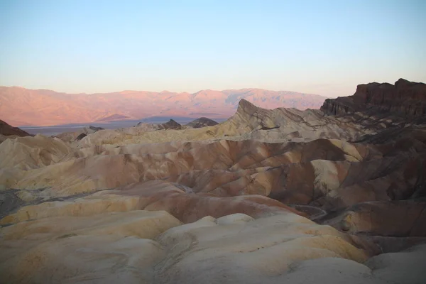 Die Sonne Hinter Den Farben Von Zabriskie Point Der Wüste — Stockfoto