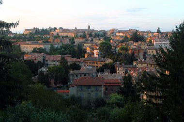 İtalya 'nın Umbria kentindeki Perugia çevresindeki tepelerin manzarası