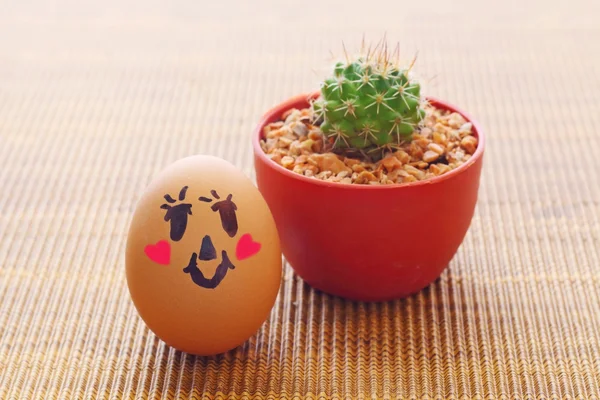 Egg and plant — Stock Photo, Image