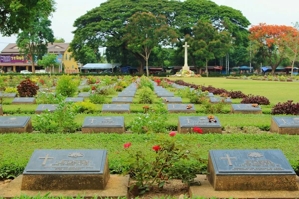 Kanchanaburi Oorlogskerkhof — Stockfoto