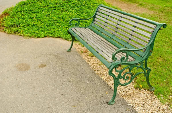 Fauteuils dans le jardin — Photo