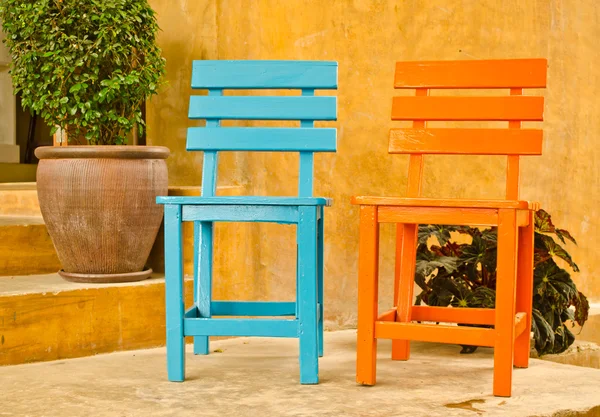 Wood chair in garden — Stock Photo, Image