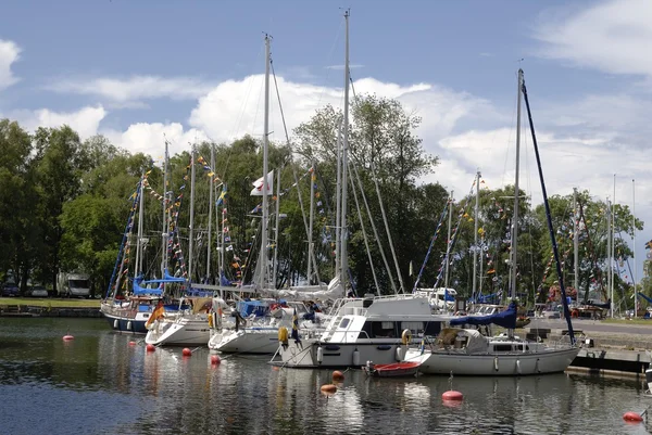 Båtar i hamnen — Stockfoto