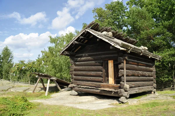 Alte schwedische ökologische Hütte — Stockfoto