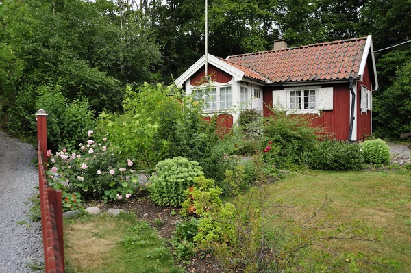 Idyllische zomerhuis — Stockfoto