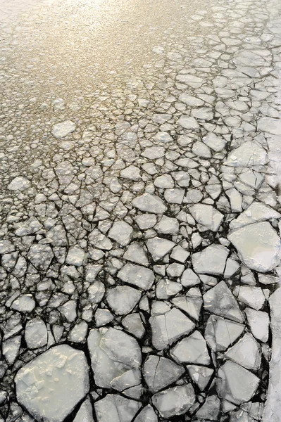 Glace brisée par brise-glace — Photo