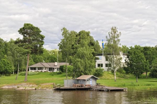 Idyllisches Sommerhaus — Stockfoto