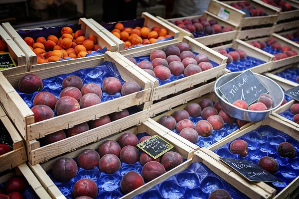 Fruit in baskets — Stock Photo, Image