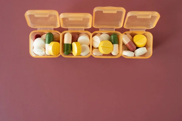 Muchas Medicinas Coloridas Droga Píldora Pillbox Tabla Concepto Sano Medicina — Foto de Stock