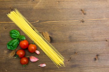 Spagetti domates ile