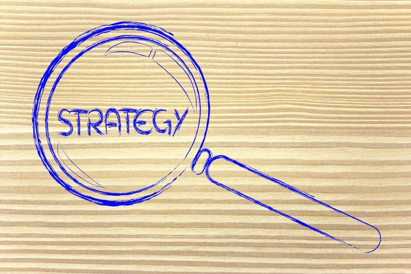 Encontrar uma estratégia de negócios, design de lupa — Fotografia de Stock