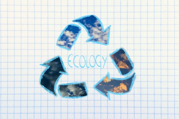 Economía verde: reciclar el símbolo en el cuaderno de papel — Foto de Stock