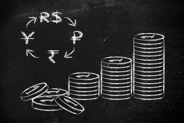 Stapel von Münzen und Brics-Währungssymbolen, Wechselkurse — Stockfoto