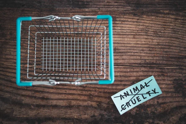 Crossed Out Animal Cruelty Product Label Grocery Shopping Basket Concept —  Fotos de Stock