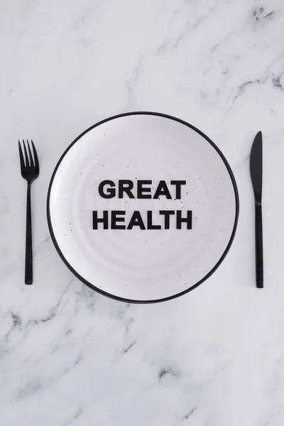 Gran Texto Salud Placa Comedor Con Tenedor Cuchillo Concepto Dieta — Foto de Stock