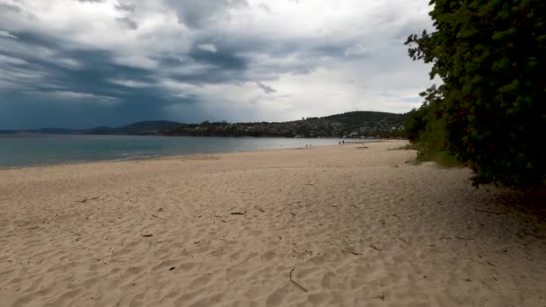 Nori Furtunoși Intenși Întunecați Peste Oceanul Pacific Vedere Frumoasă Plaja — Videoclip de stoc